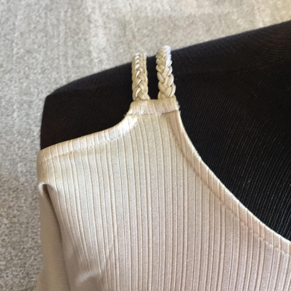 NWT Thalia Sodi Cold- Shoulder Top  Gold Size S - Picture 3 of 6